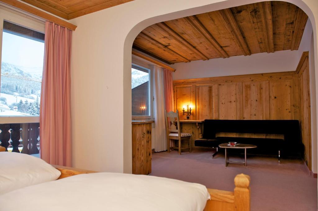 Hotel Restaurant Chesa Flims Bagian luar foto