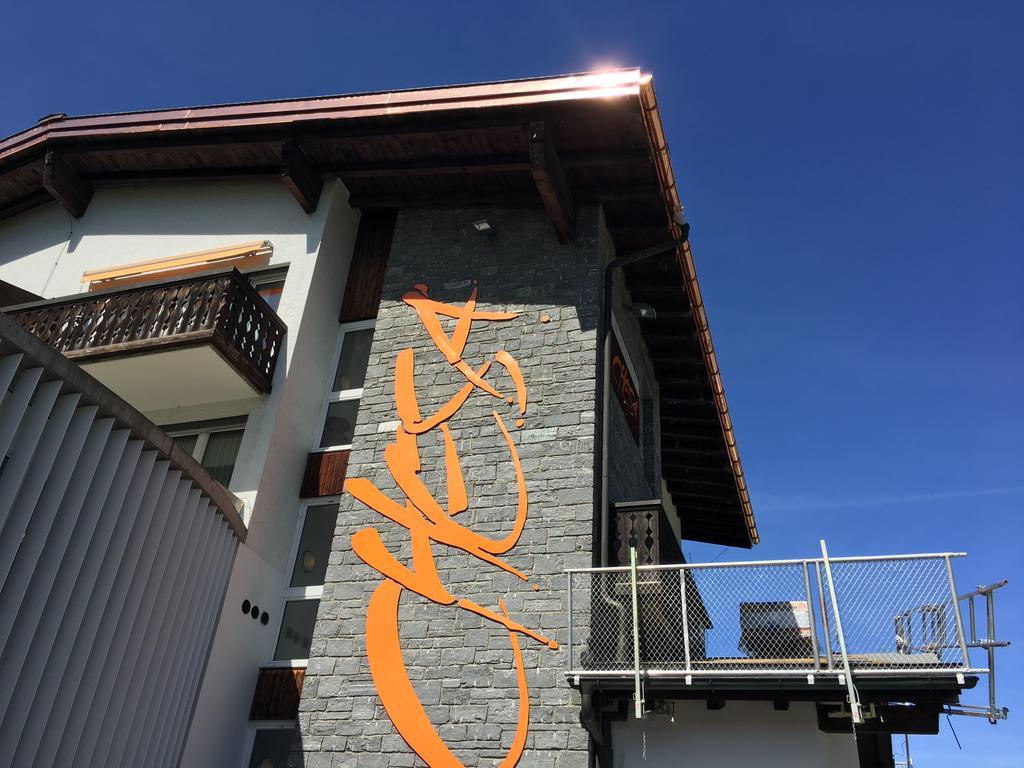 Hotel Restaurant Chesa Flims Bagian luar foto