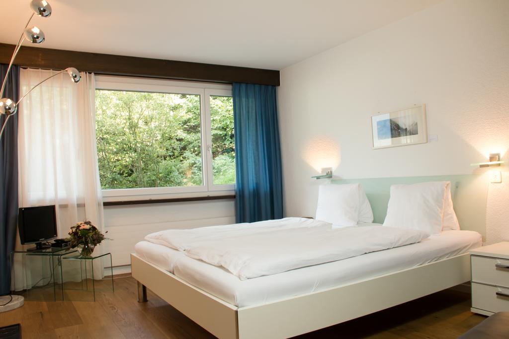 Hotel Restaurant Chesa Flims Bagian luar foto