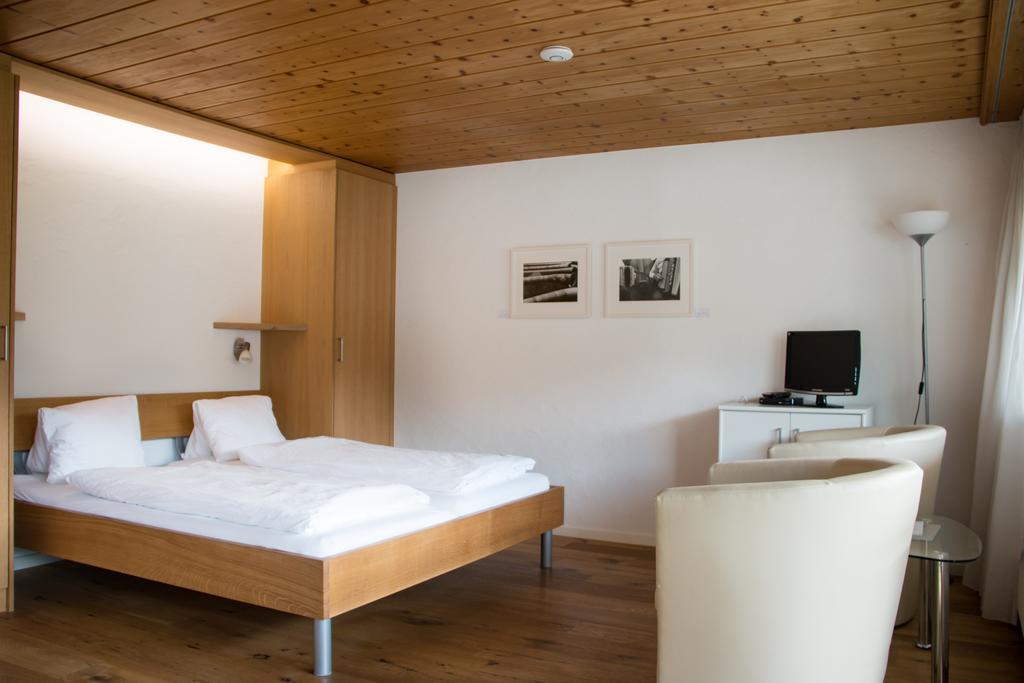 Hotel Restaurant Chesa Flims Bagian luar foto
