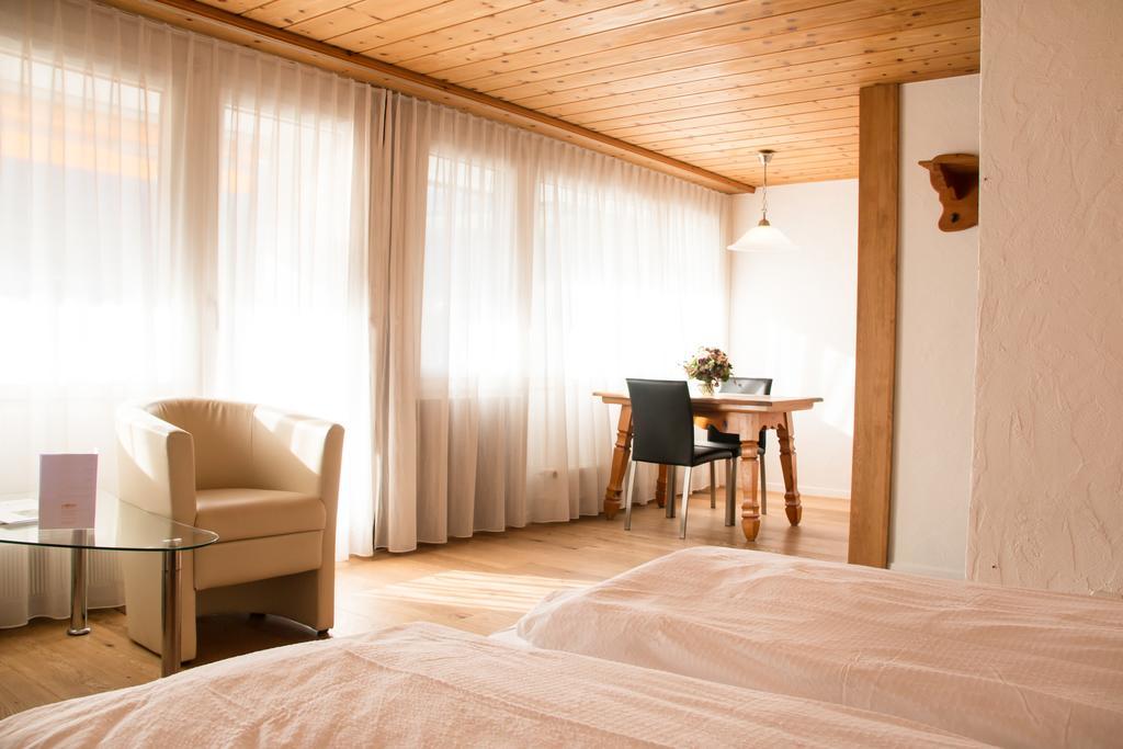 Hotel Restaurant Chesa Flims Bagian luar foto