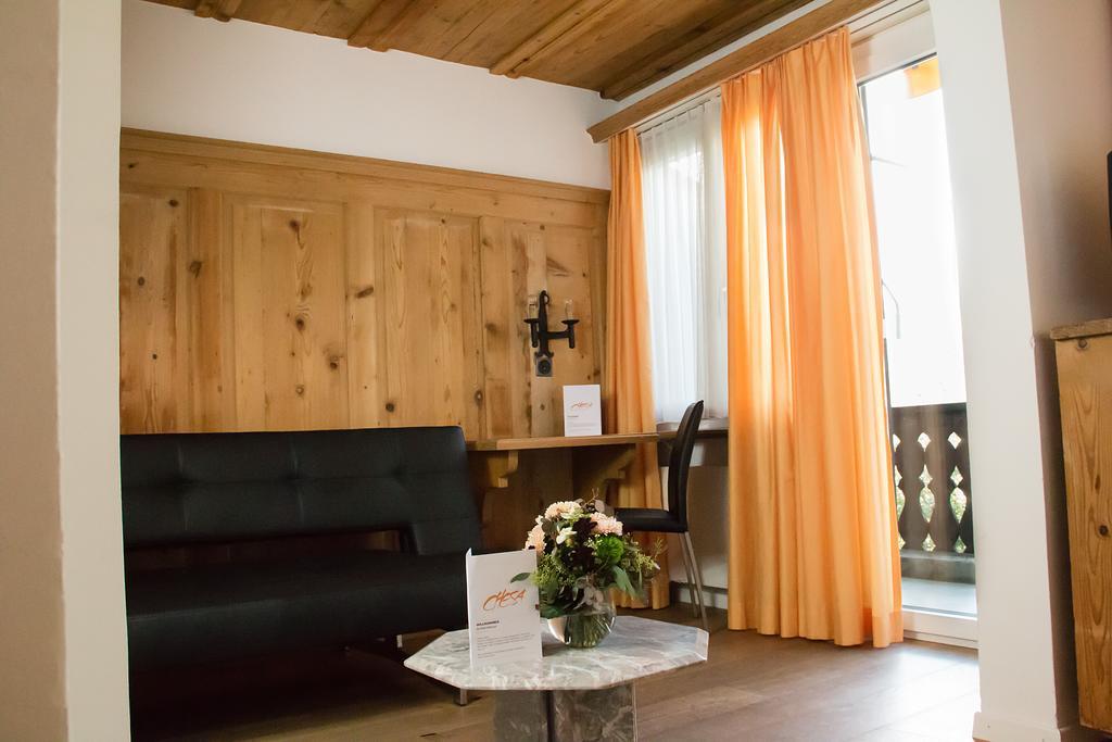 Hotel Restaurant Chesa Flims Bagian luar foto