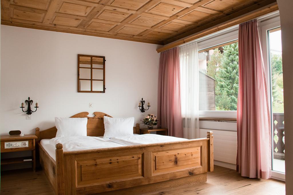 Hotel Restaurant Chesa Flims Bagian luar foto