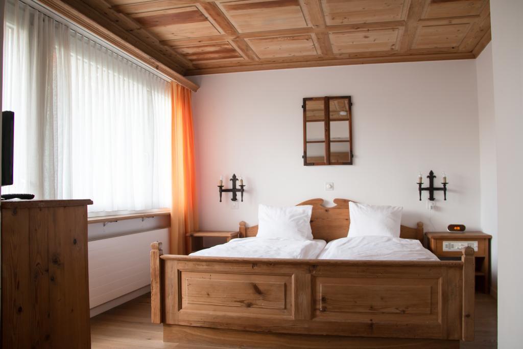 Hotel Restaurant Chesa Flims Bagian luar foto