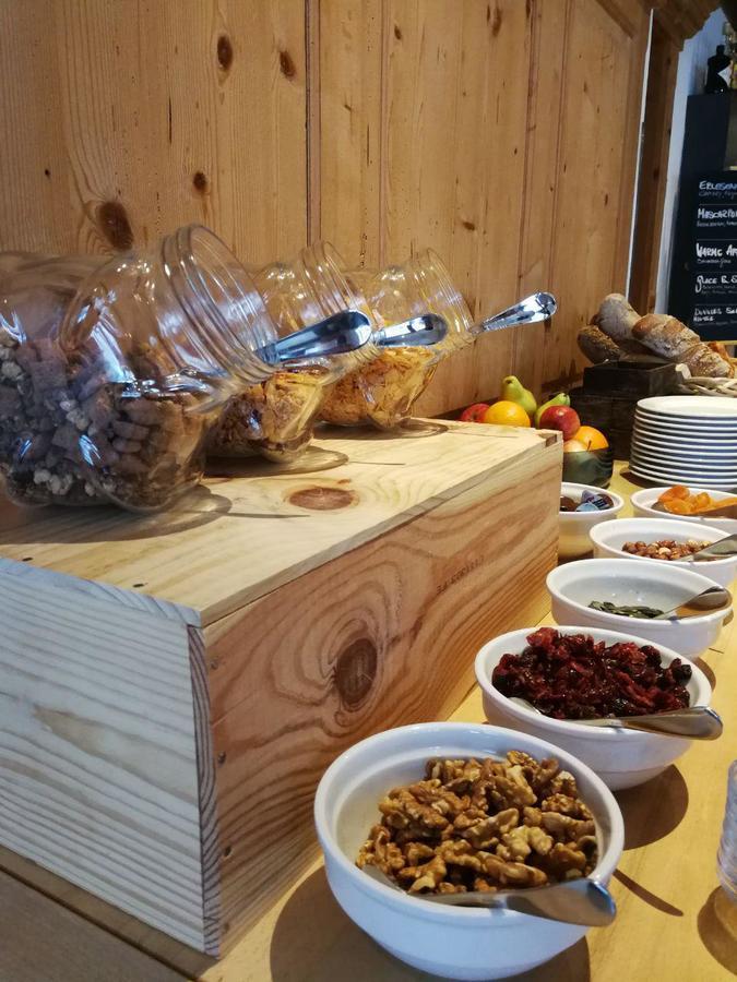 Hotel Restaurant Chesa Flims Bagian luar foto