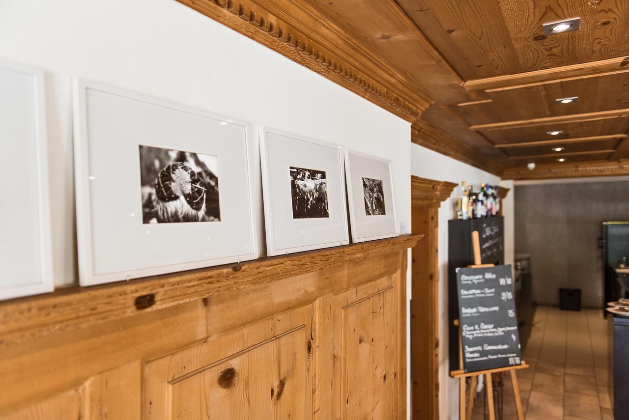 Hotel Restaurant Chesa Flims Bagian luar foto