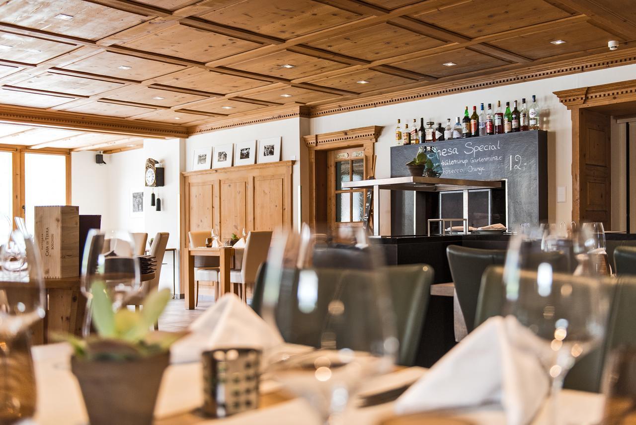 Hotel Restaurant Chesa Flims Bagian luar foto